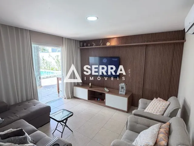 Imagem 3: Buraquinho | Casa com 258m² | 4/4 com 2 Suítes | Piscina | Energia Solar