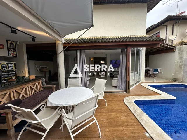 Imagem: A casa possui 3 Dormitórios, 2 Suítes, 4 Banheiros, 2