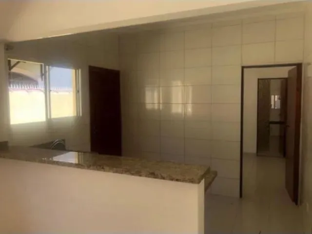 Imagem: Casa a Venda com 2 Quartos e Garagem