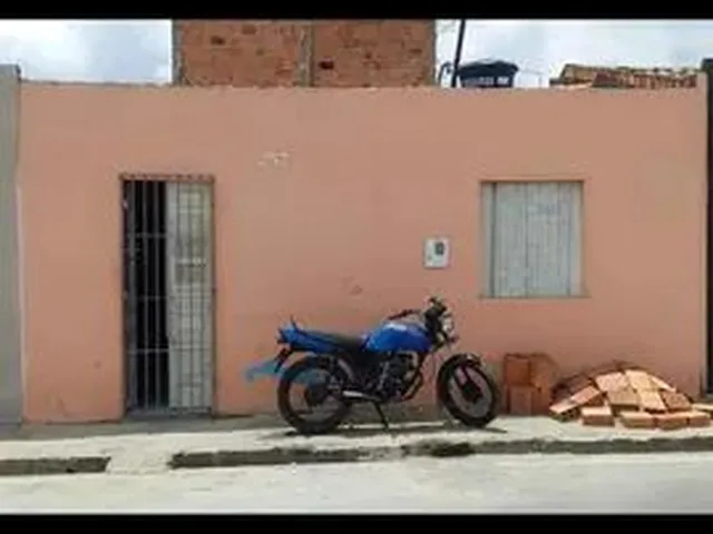 Imagem: A casa possui 2 Dormitórios, 1 Banheiro e está localizado