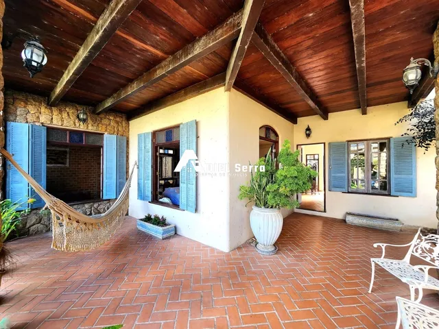 Imagem 14: Piatã - 675m² total - 5 quartos - 2 suítes - Gabinete - Despensa - 2 varandas - Placa