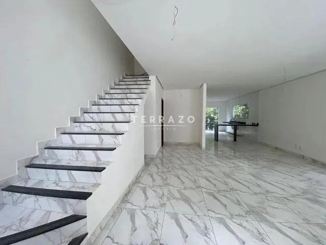 Imagem 2: Casa Duplex com 4 Suítes À Venda / R$ 980 Mil / Granja Guarani / Código 3516