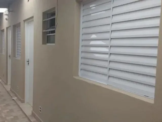 Imagem: Quarto com Banheiro Mobiliado para Rapazes
