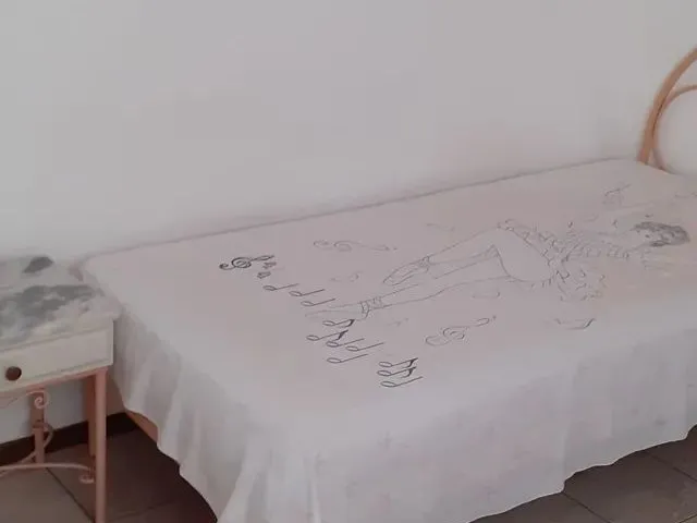 Imagem: Alugo Quarto Moça, Recanto do Cabula Incluso