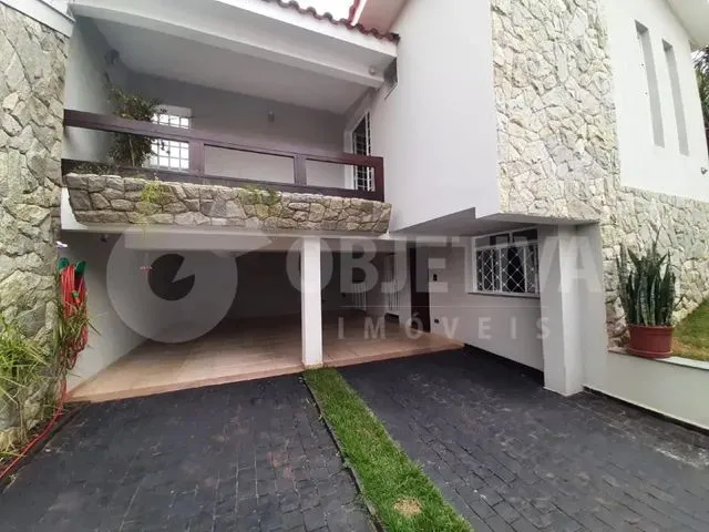 Imagem: Casa para Aluguel, 4 Quartos, 1 Suíte