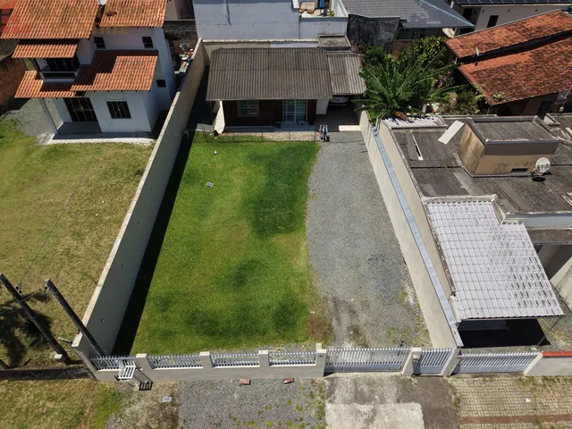 Imagem: CASA A VENDA NO CENTRO DE PENHA/SC