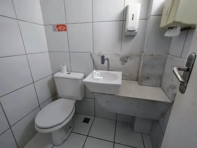 Imagem 9: Excelente Sala Comercial - 2º Andar - Perfeita Localização- 160M2 - Semi Mobiliada