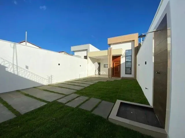 Imagem: A casa possui 3 Dormitórios, 1 Suíte, 2 Banheiros, 2