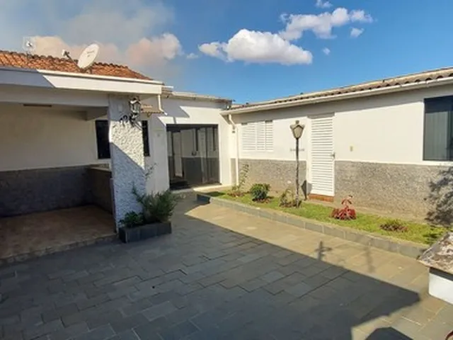 Imagem: Vendo Casa de Esquina no Jardim América