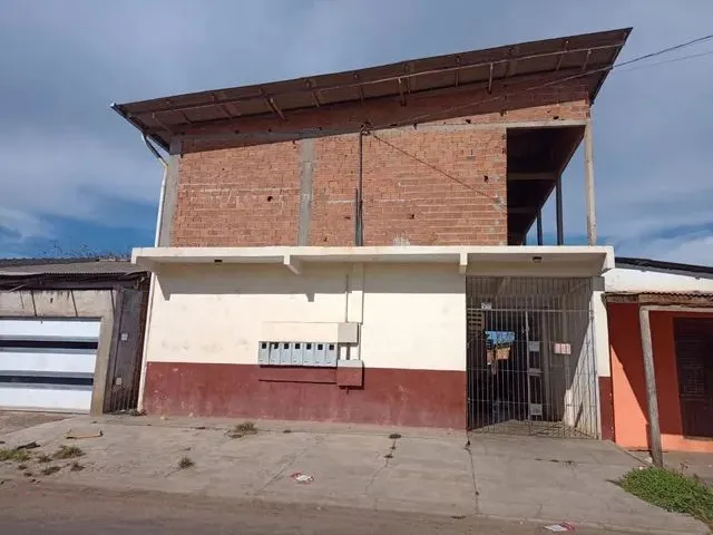 Imagem: A casa possui 5 Dormitórios e está localizado em Linha