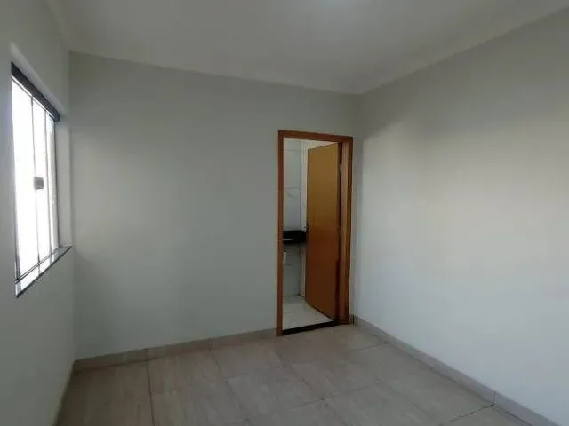 Imagem 6: Casa a Venda no Montese com 2 Quartos