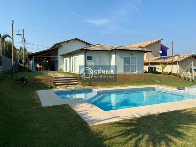 Imagem: A casa possui 4 Dormitórios, 2 Suítes, 5 Banheiros, 6