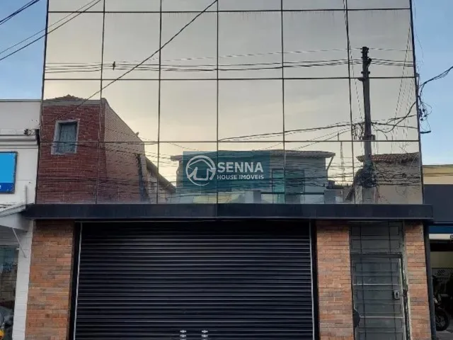 Imagem: A loja possui 200m² de Área Privada, Imóvel novo e está