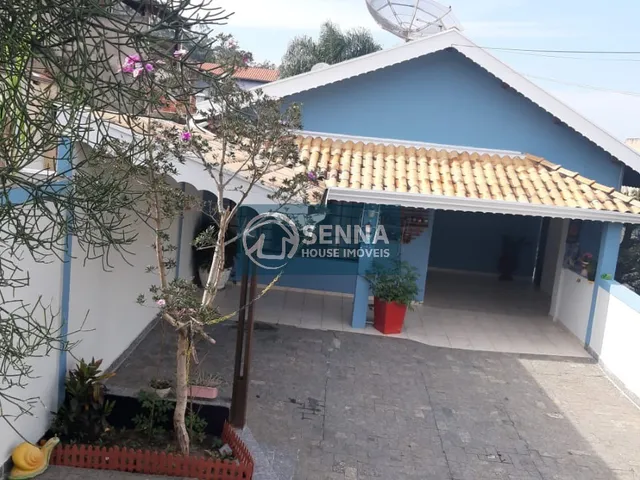 Imagem: A casa possui 3 Dormitórios, 1 Suíte, 4 Banheiros, 2