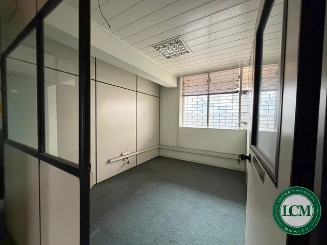 Imagem 13: Sala comercial com 25 vagas de garagem - Curitiba