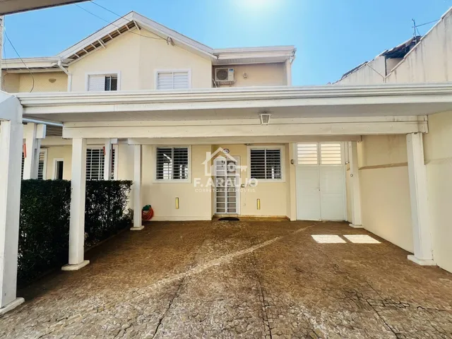 Imagem: A casa em condomínio possui 4 Dormitórios, 1 Suíte, 4
