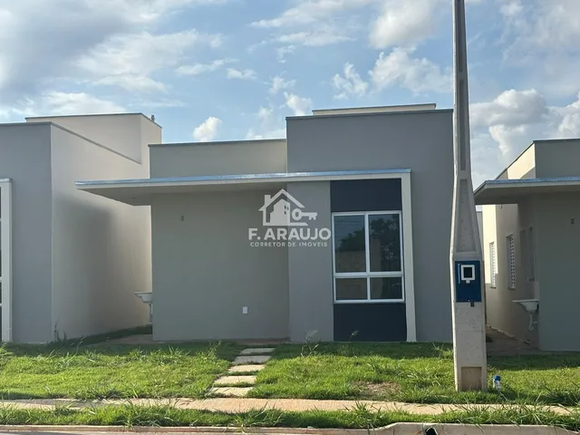 Imagem: Casa em Condomínio À Venda em Villa Magari