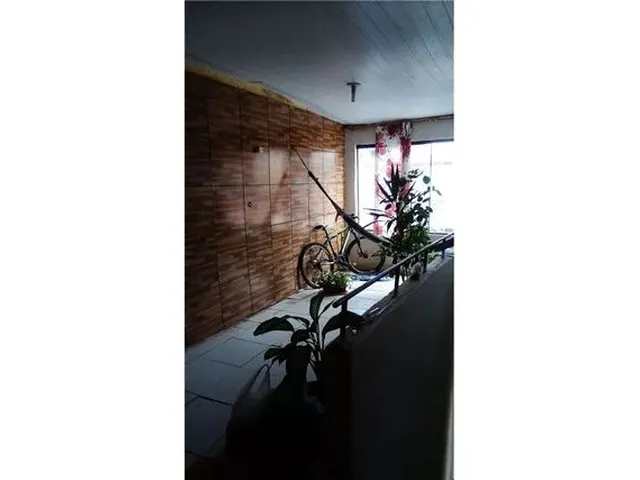Imagem: A casa possui 2 Dormitórios, 1 Banheiro, 80m² de Área e