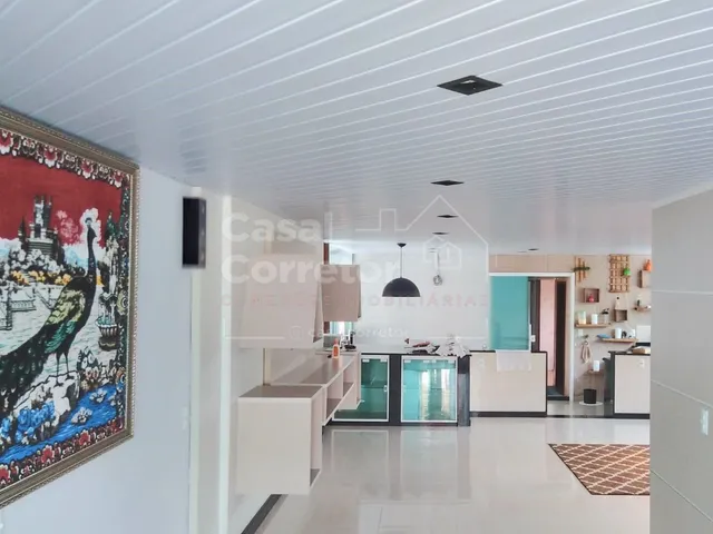 Imagem 3: ESPAÇOSA CASA COM PISCINA E POMAR EM BAIRRO COMPLETO
