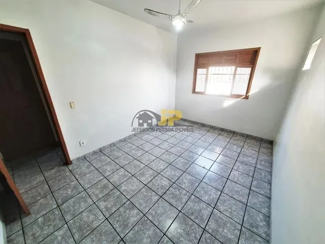 Imagem 16: Casa Comercial com 180M², 3 Quartos, Terraço Amplo no Interior de Jardim Limoeiro
