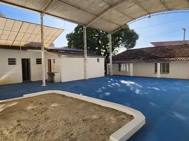 Imagem: A casa possui 5 Dormitórios, 2 Suítes, 5 Banheiros,