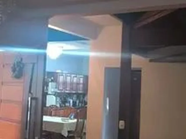 Imagem: A casa possui 4 Dormitórios, 5 Banheiros, 3 Vagas na