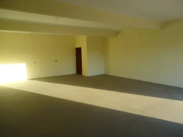 Imagem: O depósito possui 5 Vagas na garagem, 280m² de Área e