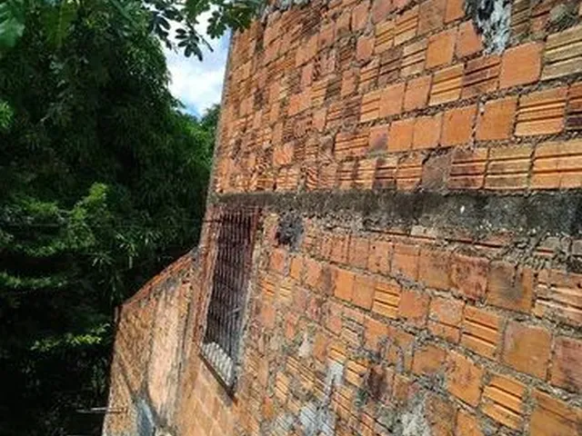 Imagem: Vende-Se Uma Casa Grande