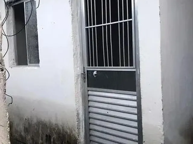 Imagem: A casa possui 1 Dormitório, 1 Banheiro e está localizado
