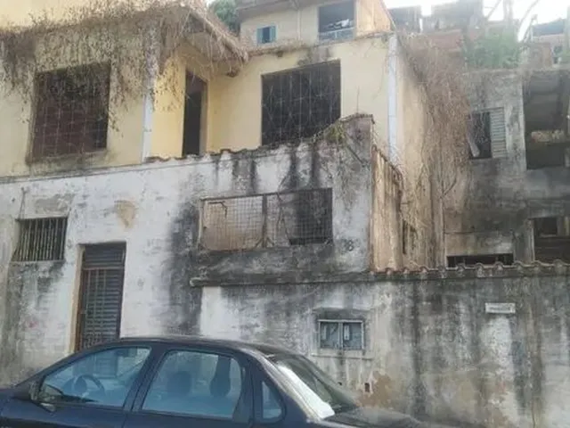 Imagem: A casa possui 3 Dormitórios, 1 Banheiro, 74m² de Área e