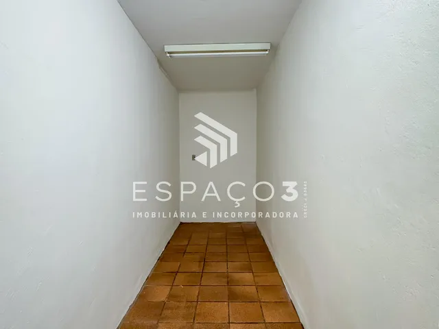 Imagem 6: Sala comercial no centro com 95 m², com divisórias para escritório