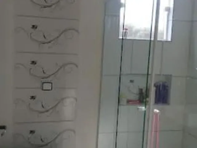 Imagem: A casa possui 2 Dormitórios, 2 Banheiros e está
