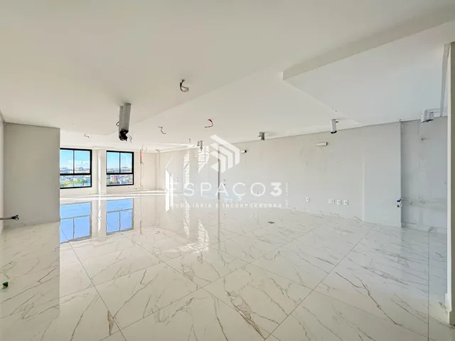 Imagem 11: Sala Comercial com 201,21 M² no centro, com elevador e 01 vaga de garagem