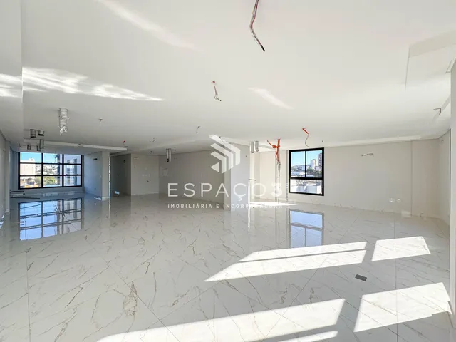 Imagem 12: Sala Comercial com 201,21 M² no centro, com elevador e 01 vaga de garagem