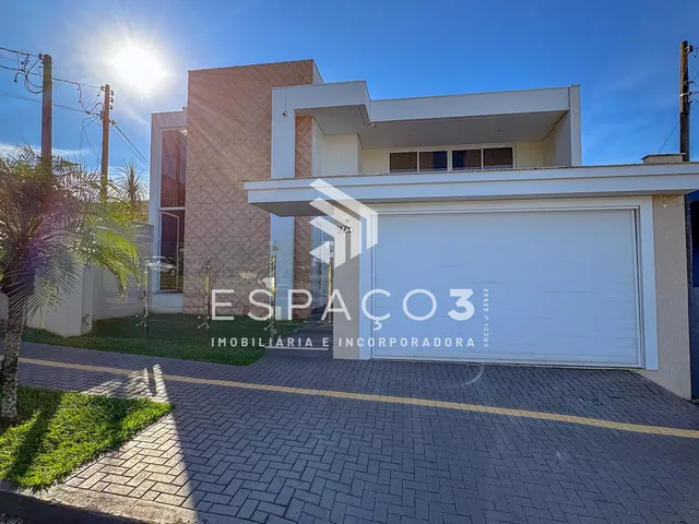 Imagem: A casa possui 3 Dormitórios, 3 Suítes, 4 Banheiros, 4 Vagas