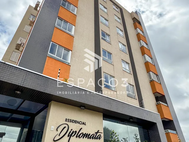 Imagem: O apartamento possui 2 Dormitórios, 1 Suíte, 2 Banheiros