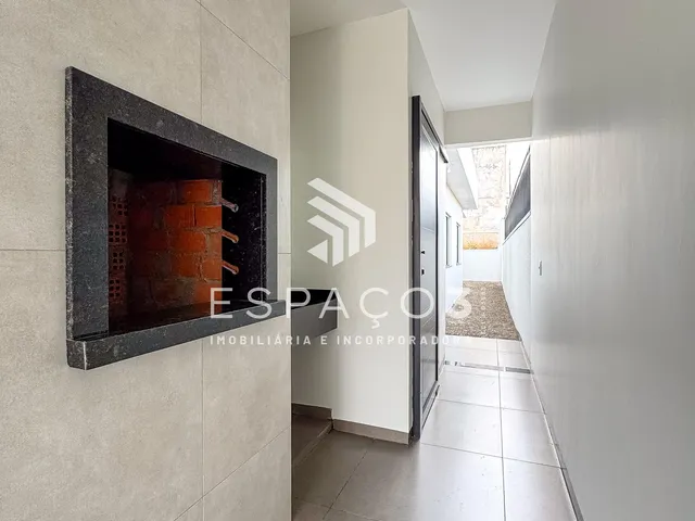 Imagem 3: Residência nova com 3 quartos, garagem e churrasqueira próximo ao Max
