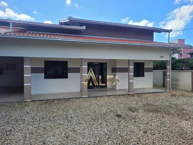 Imagem 1: Casa com Quatro Quartos Próxima Ao Mar