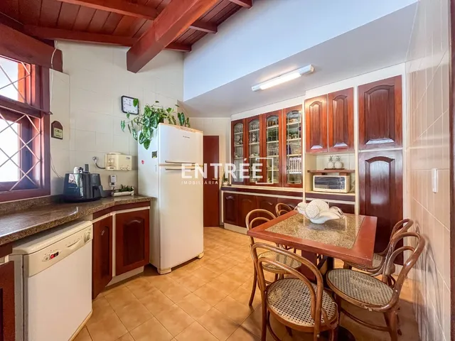 Imagem 12: Casa Residencial 3 Quartos (sendo 1 Suíte) e 5 Vagas - CENTRO