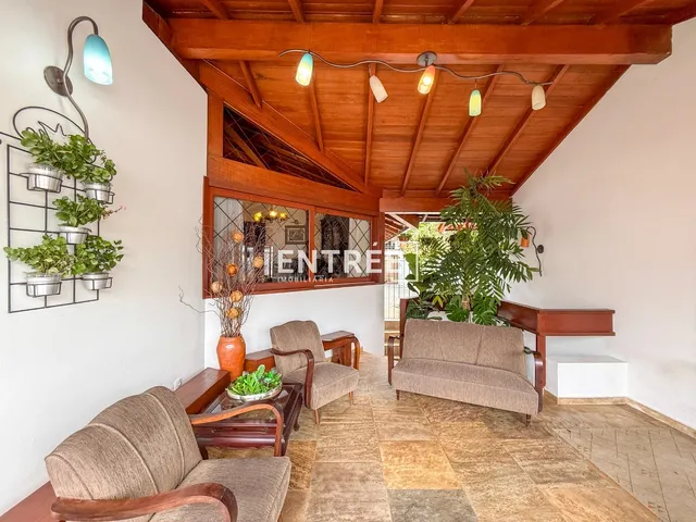 Imagem 7: Casa Residencial 3 Quartos (sendo 1 Suíte) e 5 Vagas - CENTRO