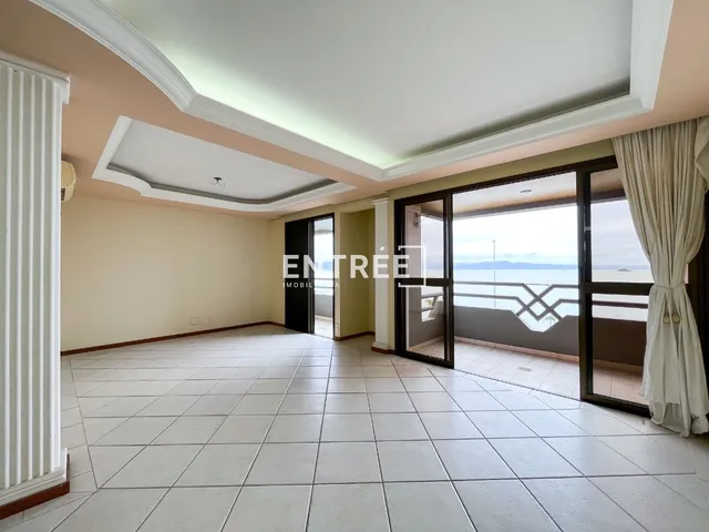 Imagem: O apartamento possui 3 Dormitórios, 1 Suíte, 4 Banheiros,