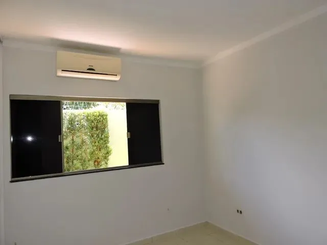 Imagem 1: Casa Térrea para Aluguel, 1 Quarto, 2 Suítes, 2 Vagas, Parque Residencial Rita Vieira
