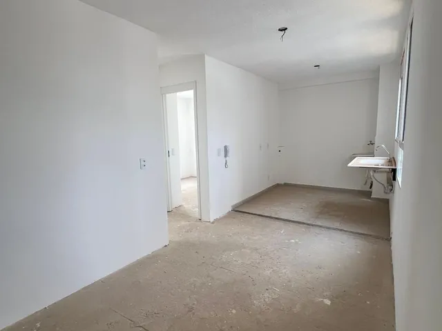 Imagem: O apartamento possui 2 Dormitórios, 1 Banheiro, 1 Vaga na