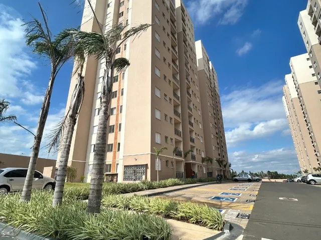 Imagem: O apartamento possui 2 Dormitórios, 1 Suíte, 2 Banheiros,