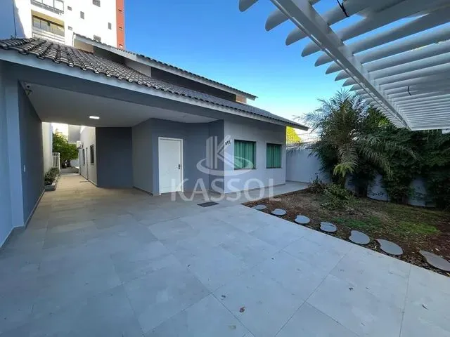 Imagem 14: Casa para Locação e Vendas no Centro, 3 Quartos + 1 Suíte Master, Piscina