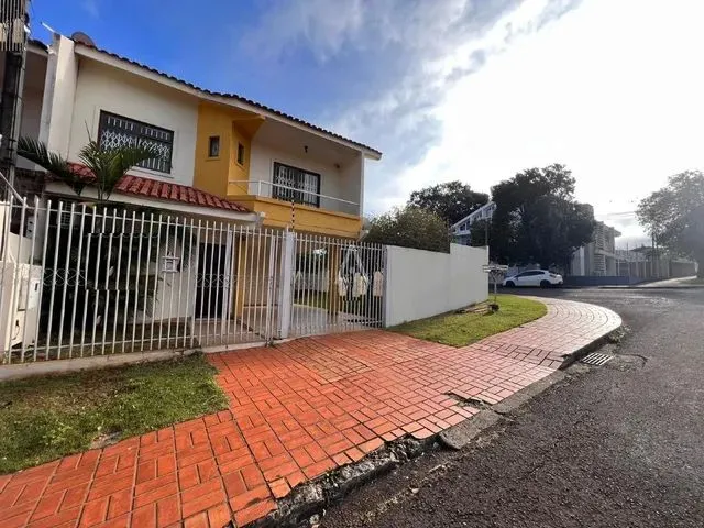 Imagem: Sobrado para Locação no Country em Cascavel