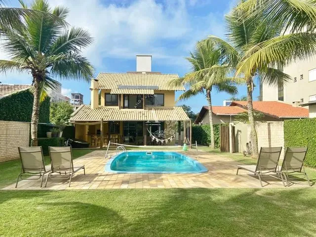Imagem: Casa com 04 Suítes e Piscina para 12 Pessoas
