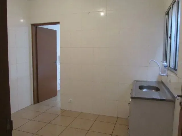 Imagem: Aluga-Se Quarto e Cozinha