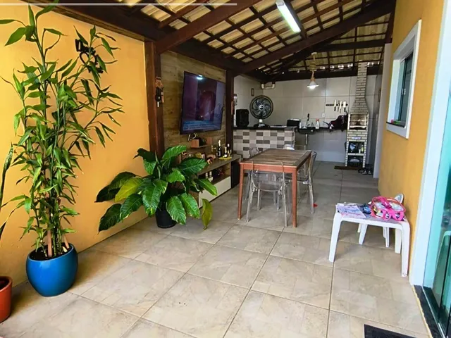 Imagem 12: Bem localizada com 3 suítes, piscina privativa e energia solar
