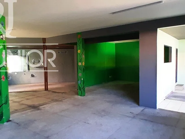 Imagem 4: Casa comercial, na Av. Praia de Itapoan, com 657 m² de terreno